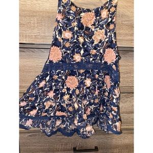 Blouse tank with lace